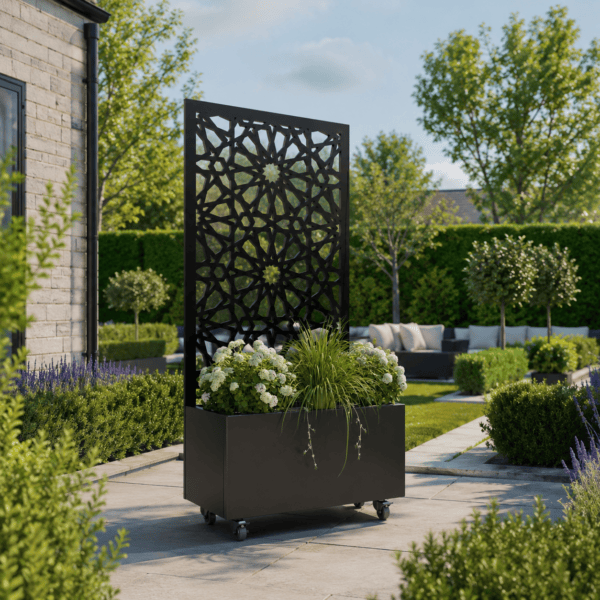 No217 Planter with Decorative Screen