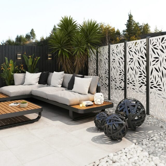 Our garden screens blend functionality with design, making your outdoor space truly unique. 🌿✨

#PrivacyWithStyle #GardenMakeover #ModernOutdoorLiving #Luxuryscreens #Gardenscreens #Luxurygardens #Privacyscreens